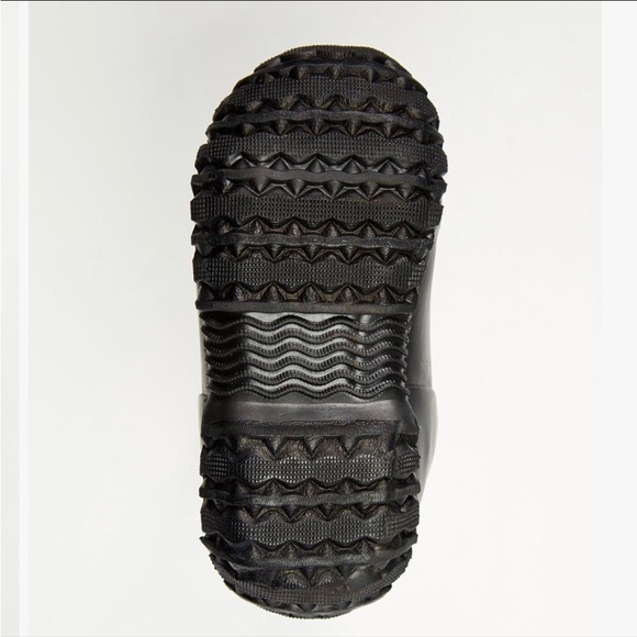 NWOT Bogs Neo-Classic spider boots
